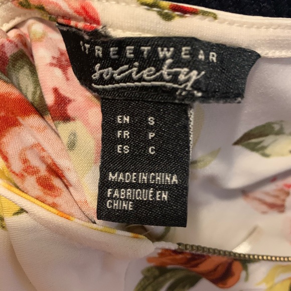 Floral Romper - Picture 2 of 3